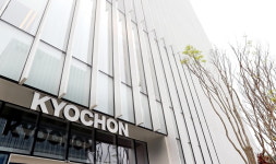 전지현 덕에 불티나게 팔렸는데…bhc 모델 교체한 이유