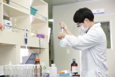 한국하이른파마 주식회사 | 10만원이던 게 2만원까지…한국파마 개미들 '진땀' [윤현주의 主食이 주식]