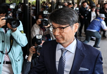 '김건희 측근' 행정관 소환한 검찰…최재영 