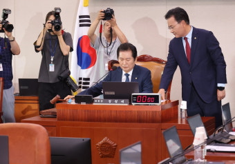 첫 회의 '개콘' 된 법사위…與 