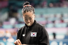 멀티 메달 딴 '삐약이' 신유빈…한국 탁구 '파랑새'로 비상 [2024 파리올림픽]
