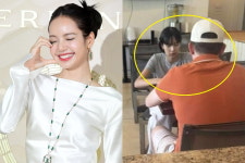 리사 지금 하와이에 있는데…루이비통 2세와 또 걸렸다