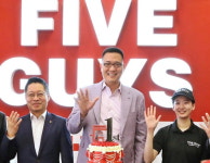 한화 삼남 김동선, 갤러리아 주식 544억 공개매수 나섰다 [이슈+]