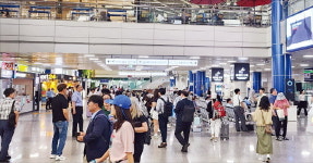 '年100억 적자' 청주공항, 국제선 타고 부활 날갯짓
