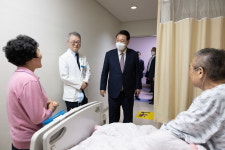 제주 찾은 尹 제주대병원 상급종합병원 지정 위해 적극 지원