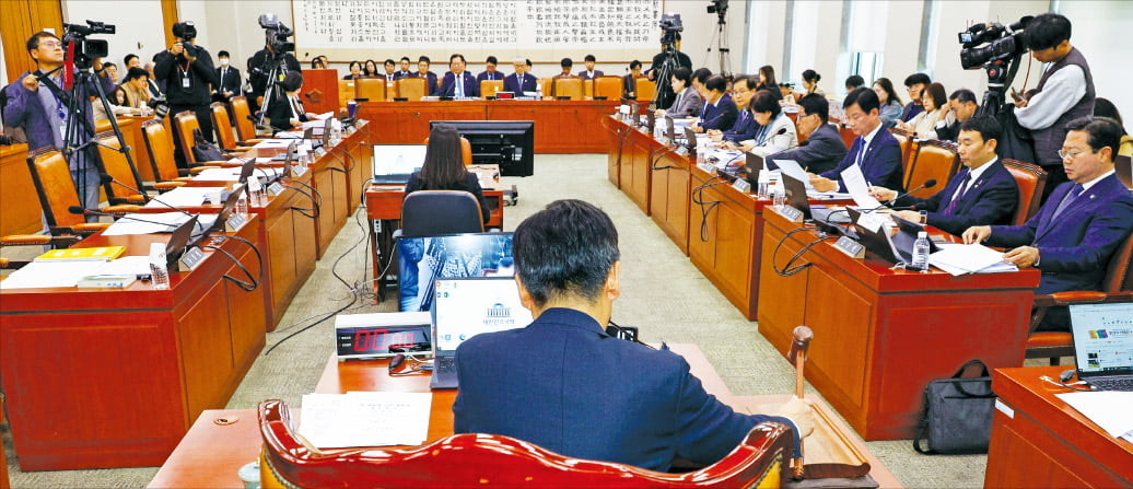 명태균 특검법 국회 상정, 여당 반발에 야당 단독 상정 추진