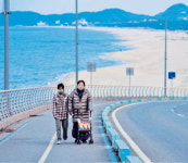 살기 위해 택한 죽음이란 거짓말…그리고 남겨진 자들의 방황