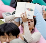 [책마을] 노벨상, 텍스트힙…희망 가득했던 올해 출판계