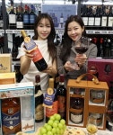 [포토] 이마트 설 맞이 와인·양주 선물세트 할인 판매
