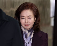 잠자는 백골공주 논란에…김민전 측 자는 것 아니었다