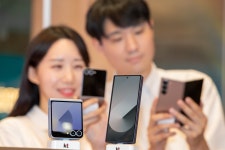 갤럭시 최신폰 100만원 싸다…득템 성지로 떠오른 곳