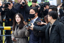 [포토] 법정 향하는 김성훈 경호처 차장