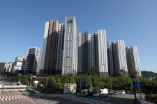 15억 마포는 놔두고 왜 11억 우리집만…용산 집주인 분통 [돈앤톡]