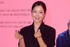 김희선 내세워 대박 나더니…하루 만에 차 한 대 값 벌었다 환호 [종목+]
