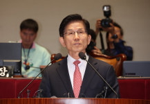 큰절 올린 김문수 우리는 원팀…이재명 세력 심판해야