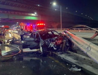 중앙분리대 충돌 파편에 반대편 택시기사 사망…무면허 10대 사고였다