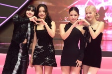 블랙핑크 뜬다 들썩들썩…주가 60% 폭등에 신난 개미들 [종목+]