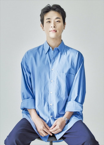 출판사 차린 배우 박정민…시력 잃은 아버지를 위해 귀로 읽는 소설 제작하다