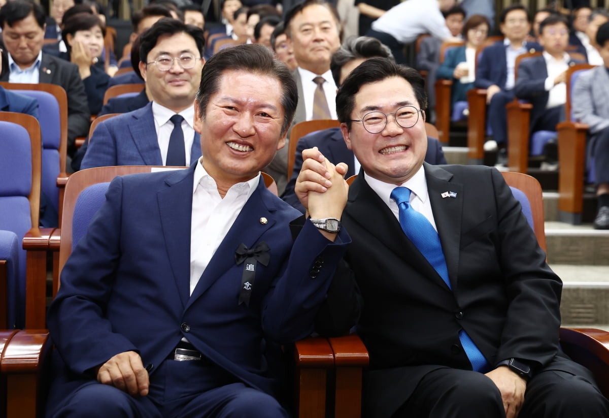 이재명 지지 찐명 대결…친명 계통 정청래 vs 박찬대 당 대표 선거