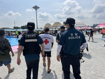서울 경찰, 한강 수영장과 물놀이장 몰카 예방 활동 강화