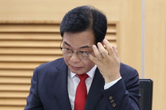 국민의힘, 전당대회 앞두고 '전한길 블랙홀' 빠져드나