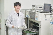 美 한식당 전설의 웨이터였다더니…1100억 부자 된 50대 [윤현주의 主食이 주식]