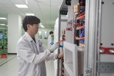 美 한식당 전설의 웨이터였다더니…1100억 부자 된 50대 [윤현주의 主食이 주식]