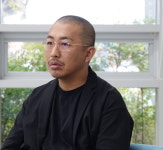 여행은 도망, 영화는 자유…심은경에 놀란 미야케 쇼 감독