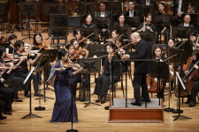 10초 만에 무대 장악…뉴욕보다 먼저 가을을 연 김봄소리