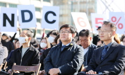 에너지 분야에 혼란 주지 말라…문제 키우고 계신다 탈원전 공방전