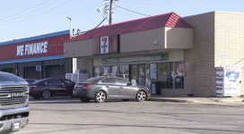 위조지폐 낸 남성에 총격…세븐일레븐 직원 해고된 이유