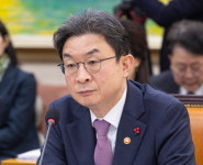 [속보] 이억원 국민성장펀드, 1차 메가프로젝트로 AI 등 7건
