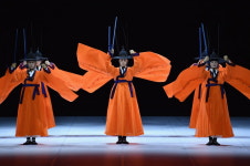 뉴욕 홀린 K무용...서울시무용단 일무, 베시 어워드 수상