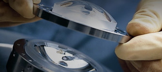 1년 새 100% 불기둥…8조6000억 잭팟 터진 유리 회사 [핫픽!해외주식]