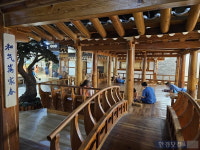 하루 숙박비 1만6000원 실화냐…한국 온 중국인 바글바글 [현장+]