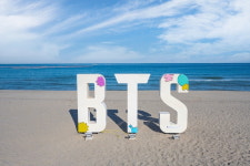 BTS 7인의 땀방울과 선율이 머문 자리…다시 딛는 보랏빛 연대기