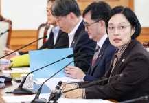 [포토] 한성숙 총리, 범부처 주택 신속공급 점검회의 주재