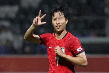 '엄지성 해트트릭' 이민성호, 카타르 4-1 완파…4연패 시동