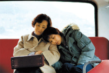 [이 영화]엄마와 딸 누가 ‘친구’ 라 했는가…