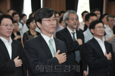 <포토뉴스>무슨생각 할까?