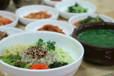 섬진강의 별미 재첩국, 시원 담백한 겨울진미