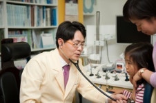 <2013 문화경영대상 의료 · 예술> 치료보다 면역력 강화부터…부모들도 높은 신뢰