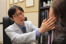 세련된 이미지를 만들고 싶은 직장인, 가장 고려하는 성형은?