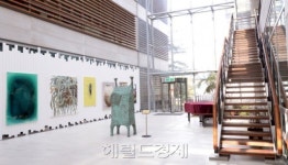 명품백에 아내사랑 담은 ‘로맨티스트’