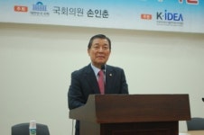 [게임중독 토론회 #1] 황진하 국방위원장 임병장 청소년기 게임 중독으로 사회고립