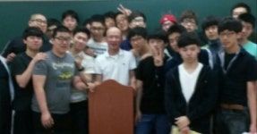 수능 앞둔 수험생, 독학 재수 기숙학원으로 몰린다