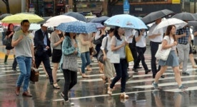 <포토>장마비 내리는 출근길