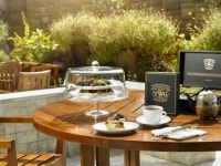 ‘공짜’같은 휴일 혼자 놀아볼까…백화점서 전시보고 호텔서 티타임을