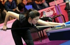 역시 당구여제…김가영, 서천대회 9볼 우승