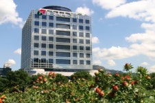 안양 평촌 석유공사 사옥 702억원에 매각…